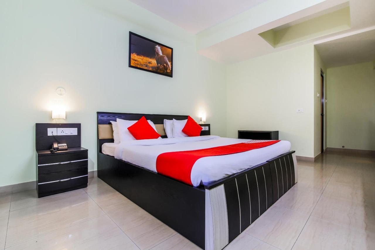 Oyo 24761 All Seasons Guest House Мадгаон Екстериор снимка