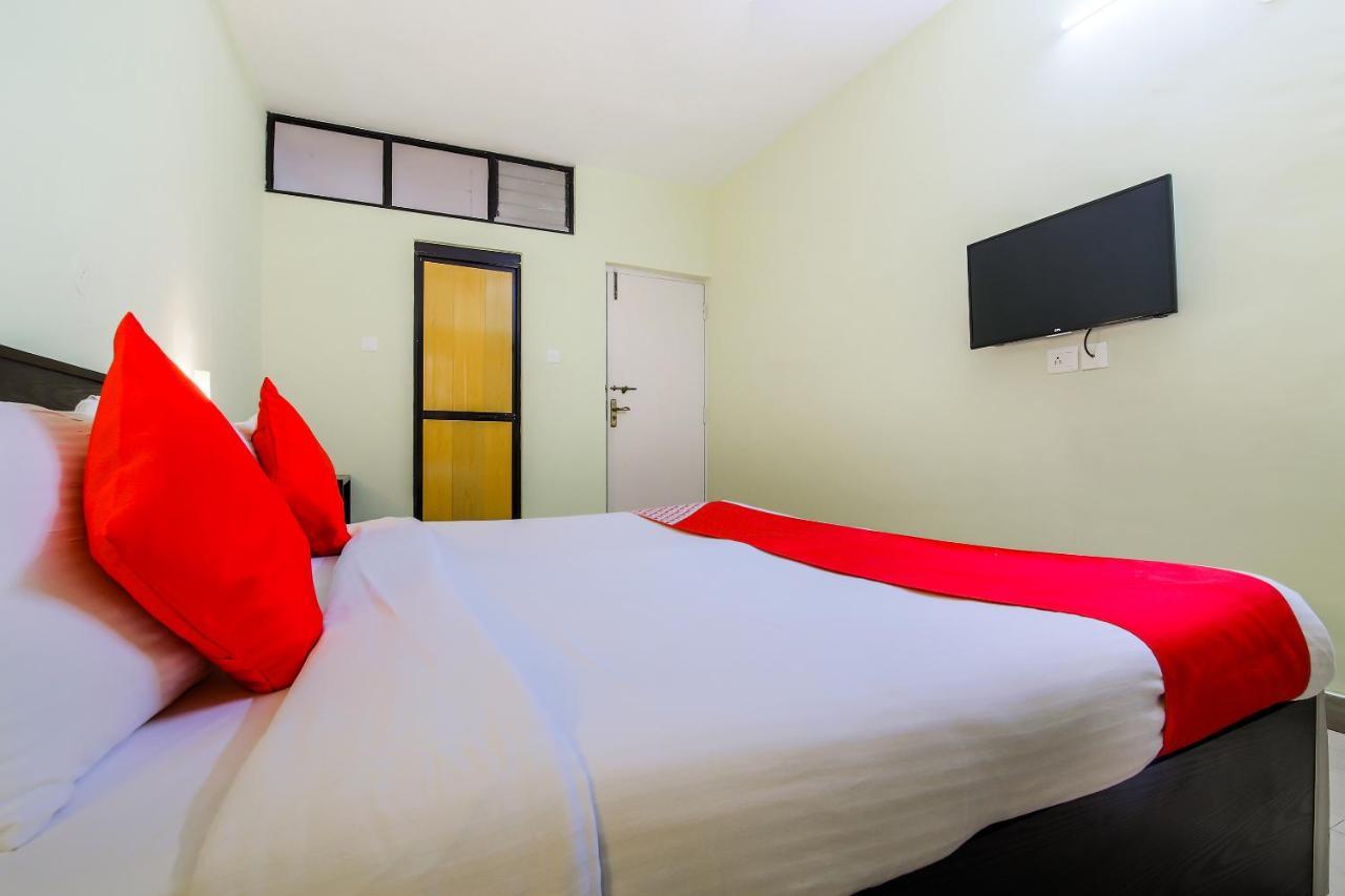 Oyo 24761 All Seasons Guest House Мадгаон Екстериор снимка