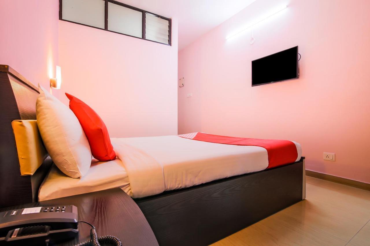 Oyo 24761 All Seasons Guest House Мадгаон Екстериор снимка